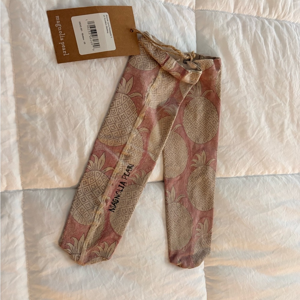 Magnolia Pearl Pineapple Wahine Socks 051 NWT
